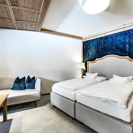 Vierjahreszeiten Hintertux 4*