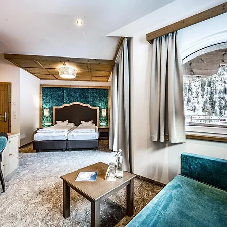 Vierjahreszeiten Tux