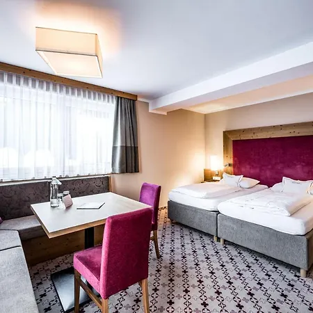 Vierjahreszeiten Hintertux 4*