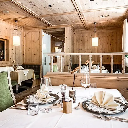 Vierjahreszeiten Hintertux 4*