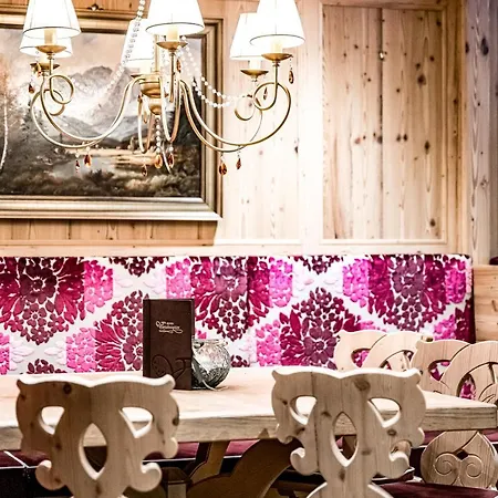 Vierjahreszeiten Hintertux Hotel Tux