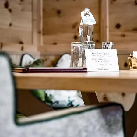 Vierjahreszeiten Hintertux 4* Tux
