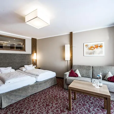 Vierjahreszeiten Hintertux Hotel Tux