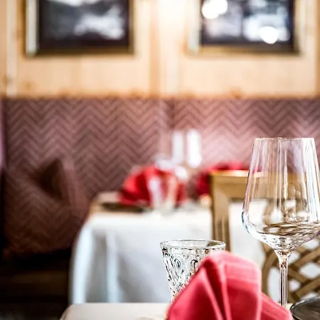Vierjahreszeiten Hintertux 4*