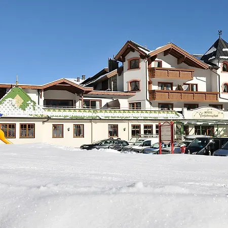 Vierjahreszeiten Hintertux Hotel 4*