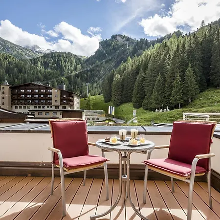 Vierjahreszeiten Hintertux