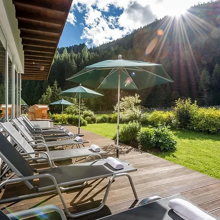 Vierjahreszeiten Hintertux 4* Tux