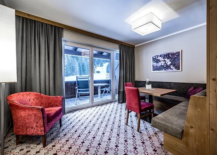 Vierjahreszeiten Hotel 4*