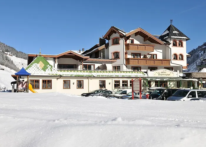 Vierjahreszeiten Hotel 4*