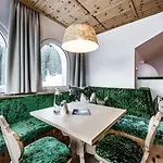 Hotel Vierjahreszeiten Tux