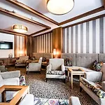Vierjahreszeiten Hotel 4*