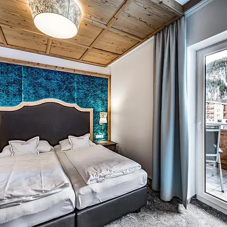 Vierjahreszeiten 호텔 턱스