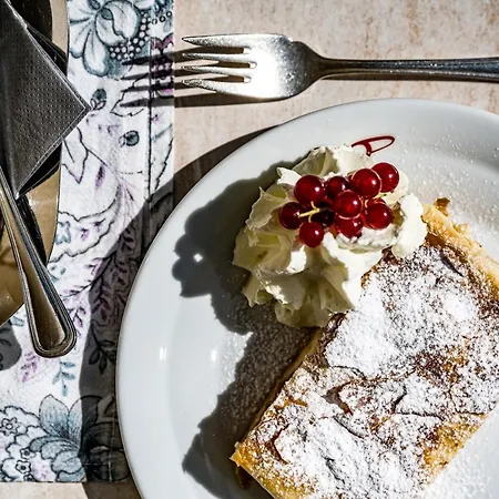 호텔 Vierjahreszeiten 4*