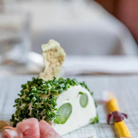 호텔 Vierjahreszeiten 턱스