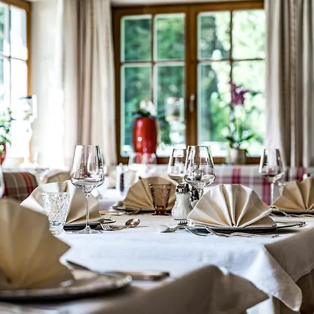 Vierjahreszeiten 4* 턱스