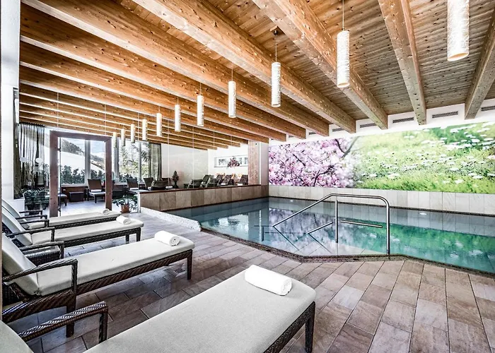 Vierjahreszeiten فندق 4*