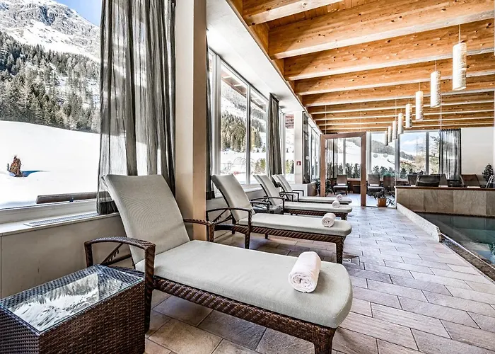 Vierjahreszeiten فندق 4*